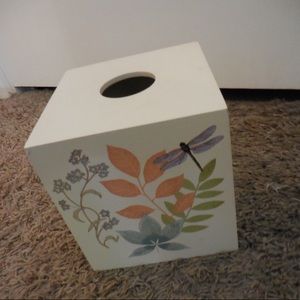 Tissue box